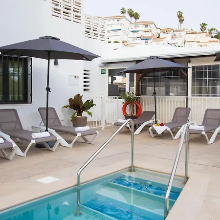 Boutique Playa Burriana * Nerja